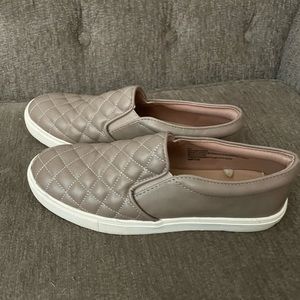 A New Day slip on women’s shoes size 8.5